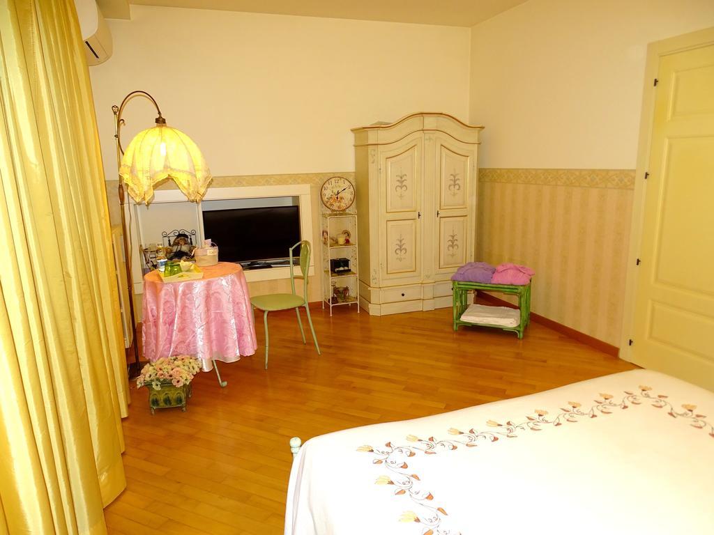 Villa Gioia Rooms Montegranaro Habitación foto